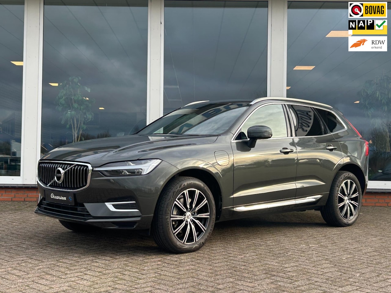 Volvo XC60 - 2.0 T6 Plug-in hybrid AWD Inscription Exclusive - Leder - Panoramadak - Trekhaak - 17.375 - AutoWereld.nl