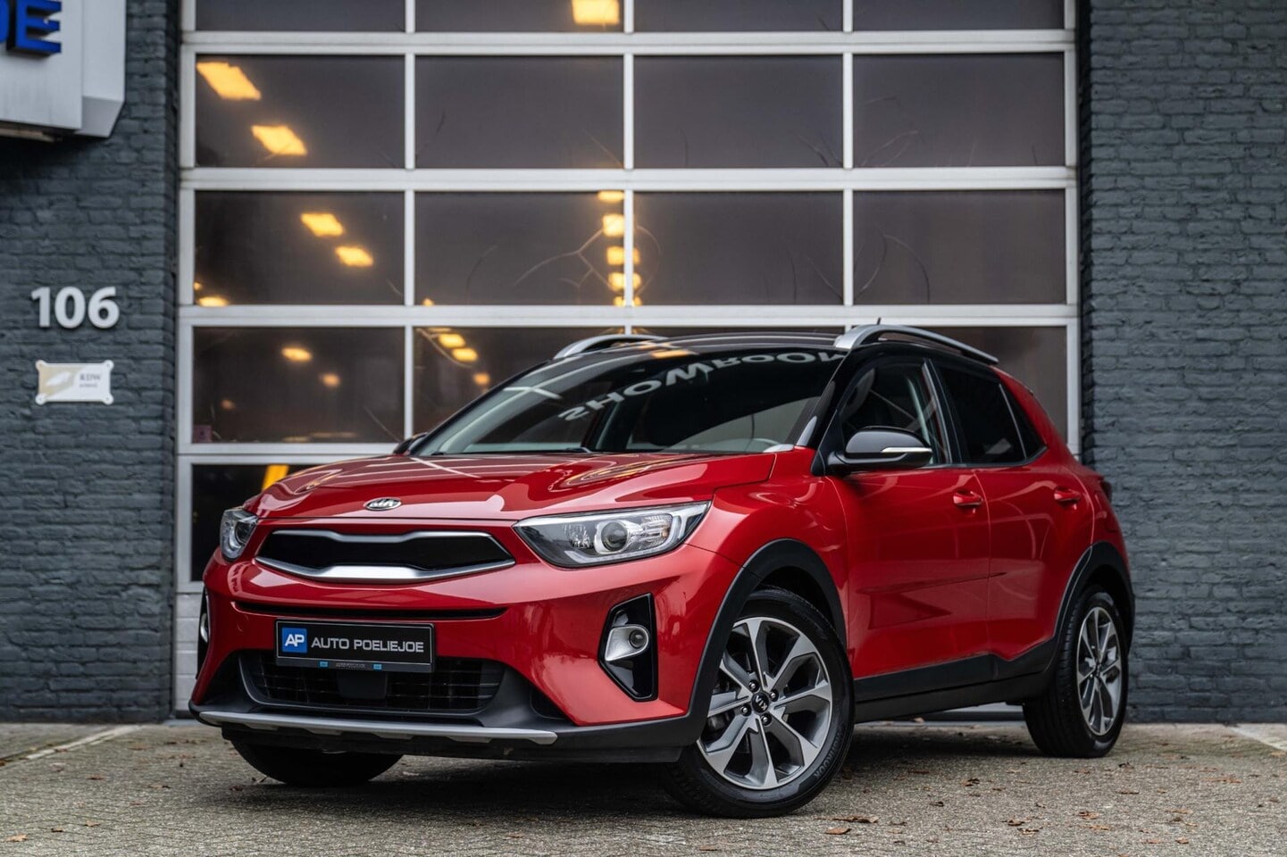 Kia Stonic - 1.0 T-GDi ExecutiveLine PANO, LEDER NAVI LM16 - AutoWereld.nl