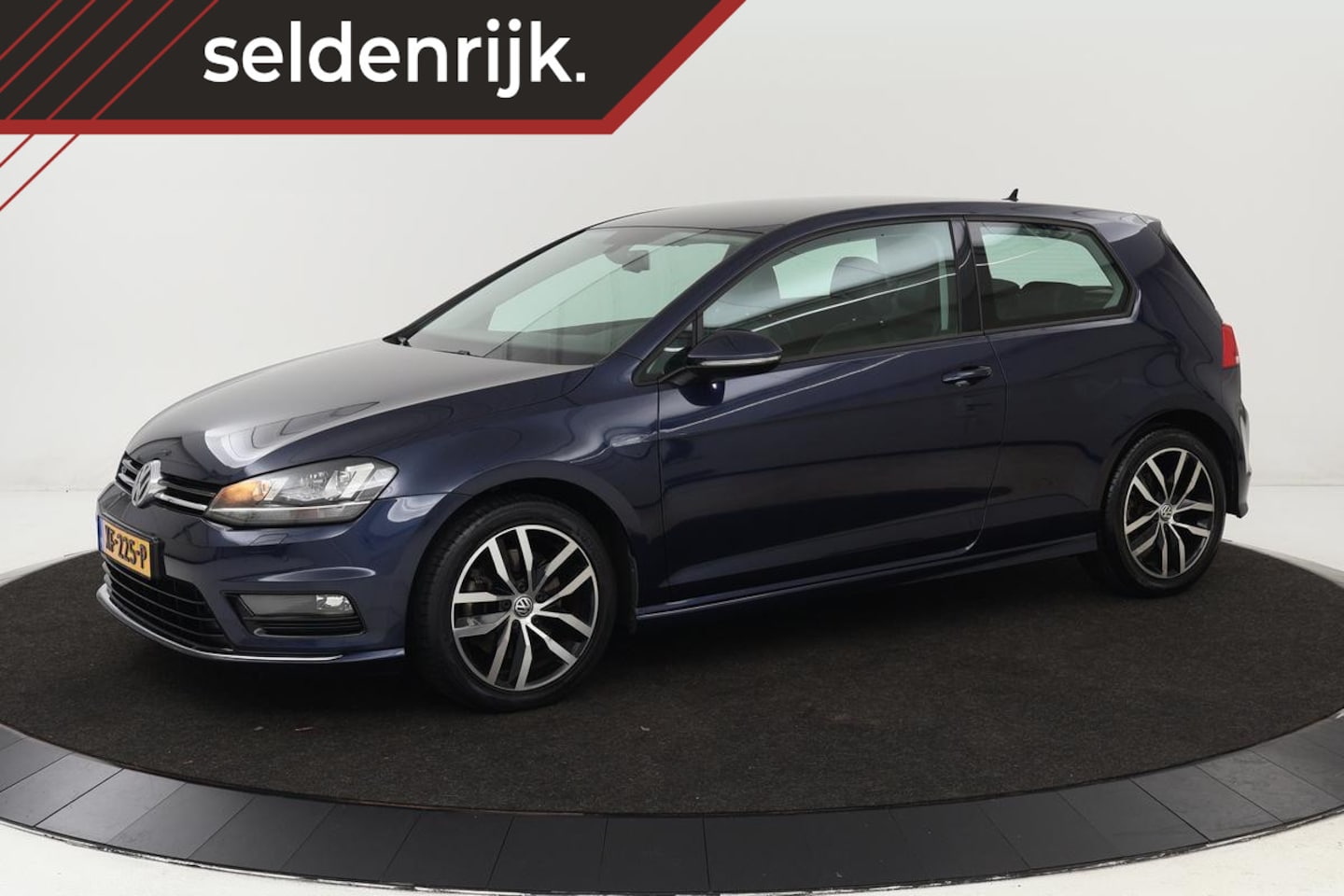 Volkswagen Golf - 1.4 TSI Highline | DSG | Stoelverwarming | Massage | Half leder | Navigatie | Dynamic Driv - AutoWereld.nl