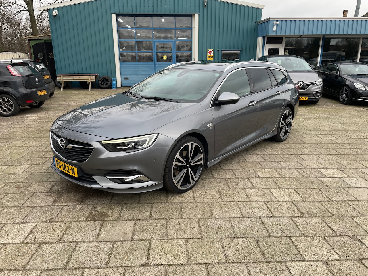 Opel Insignia Sports Tourer - 2.0 CDTI Business Executive 2.0 CDTI Business Executive - AutoWereld.nl