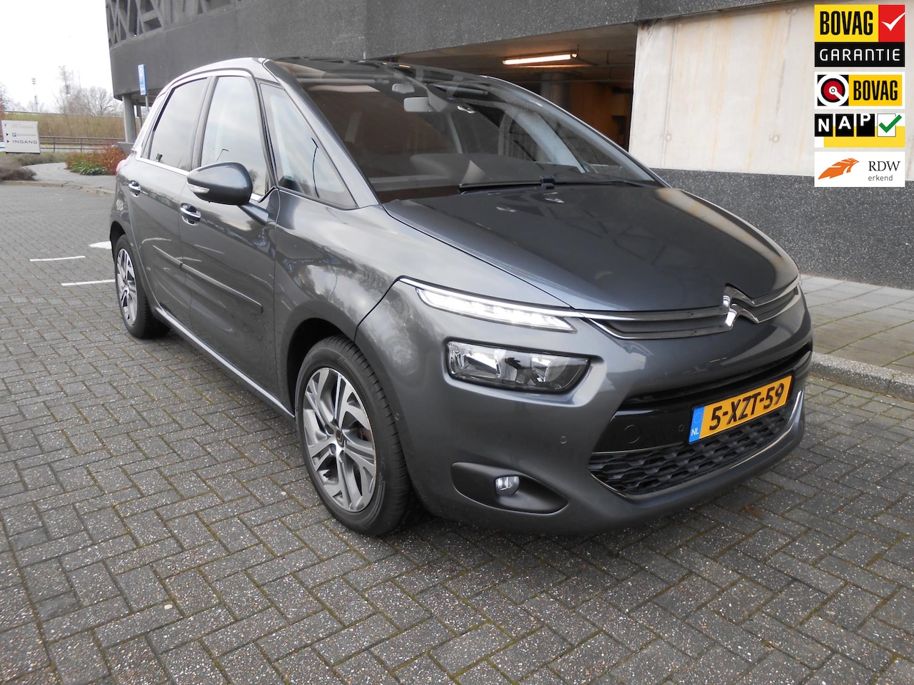 Citroën C4 Picasso - 1.6 e-THP Intensive 1.6 e-THP Intensive - AutoWereld.nl