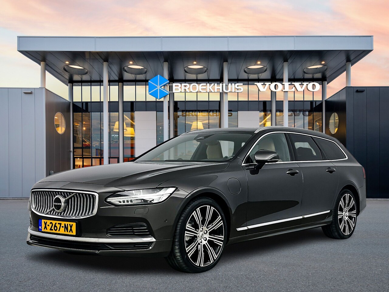 Volvo V90 - T8 Recharge Ultimate Bright | 20" | Luchtvering | B&W | Nappa leder | Stoelventilatie / ma - AutoWereld.nl