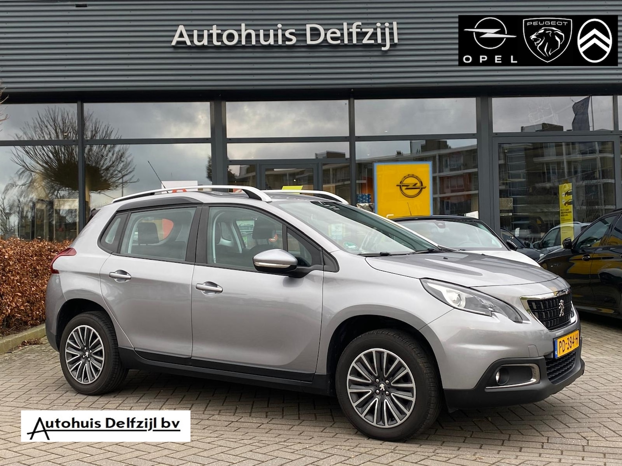 Peugeot 2008 - 1.2 PureTech 110pk Blue Lion Hoge instap - AutoWereld.nl