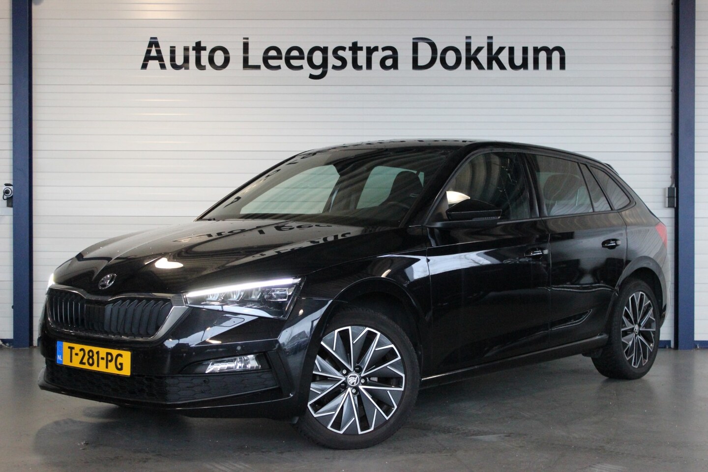 Skoda Scala - 1.0 TSI Sport Business Full LED | Camera | Carplay | Clima | Getint glas | Bluetooth | PDC - AutoWereld.nl