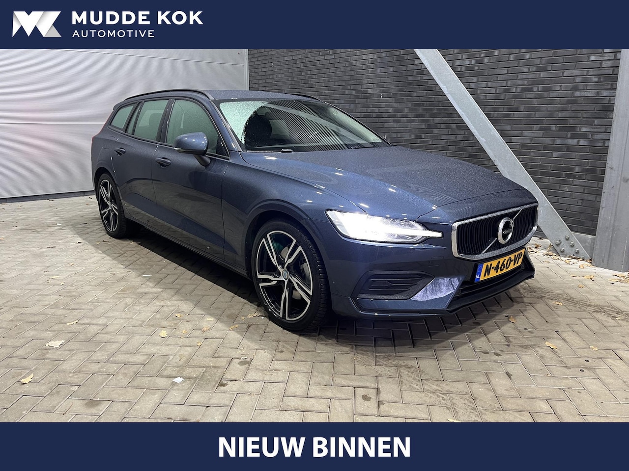 Volvo V60 - B3 Momentum Business | Leder | ACC | Stoel+Stuurverwarming | 19 Inch | Apple Carplay - AutoWereld.nl