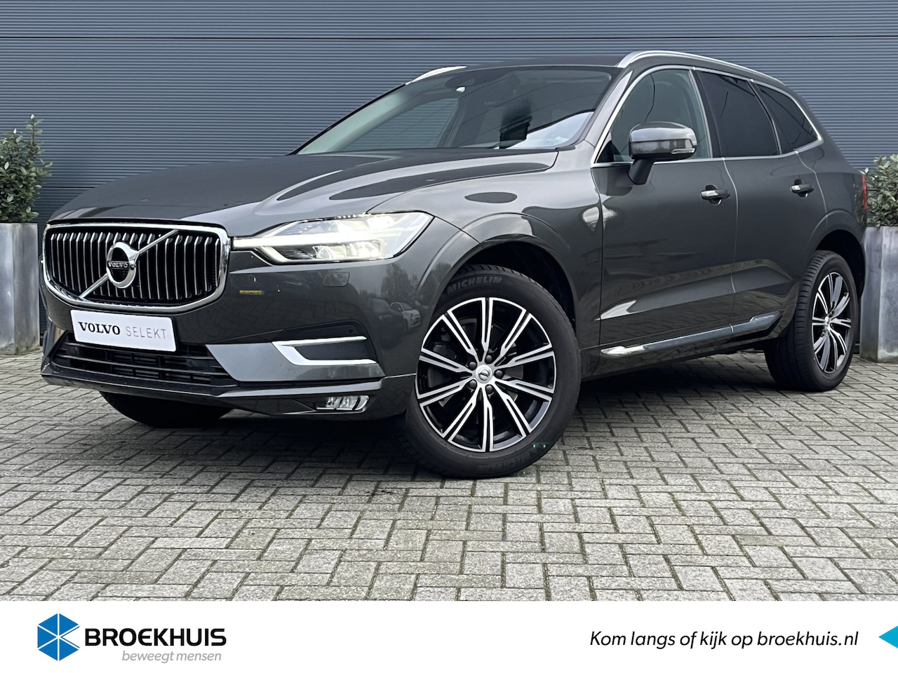 Volvo XC60 - 2.0 T5 AWD Inscription | Luchtvering | HUD | Trekhaak | Standkachel | - AutoWereld.nl