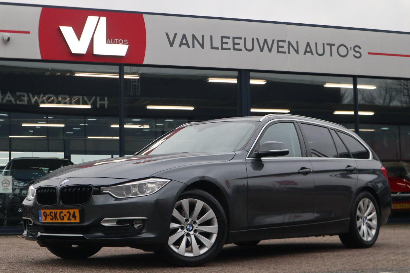 BMW 3-serie Touring - 318d High Executive | Automaat | Navi | Pano - AutoWereld.nl