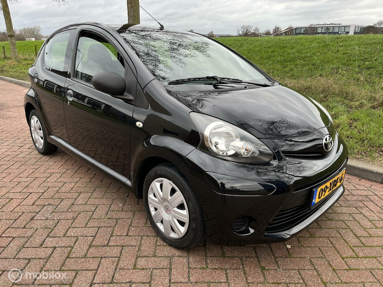 Toyota Aygo - 1.0 VVT-i 5 deurs + Airco | 1e eigenaar | NAP - AutoWereld.nl