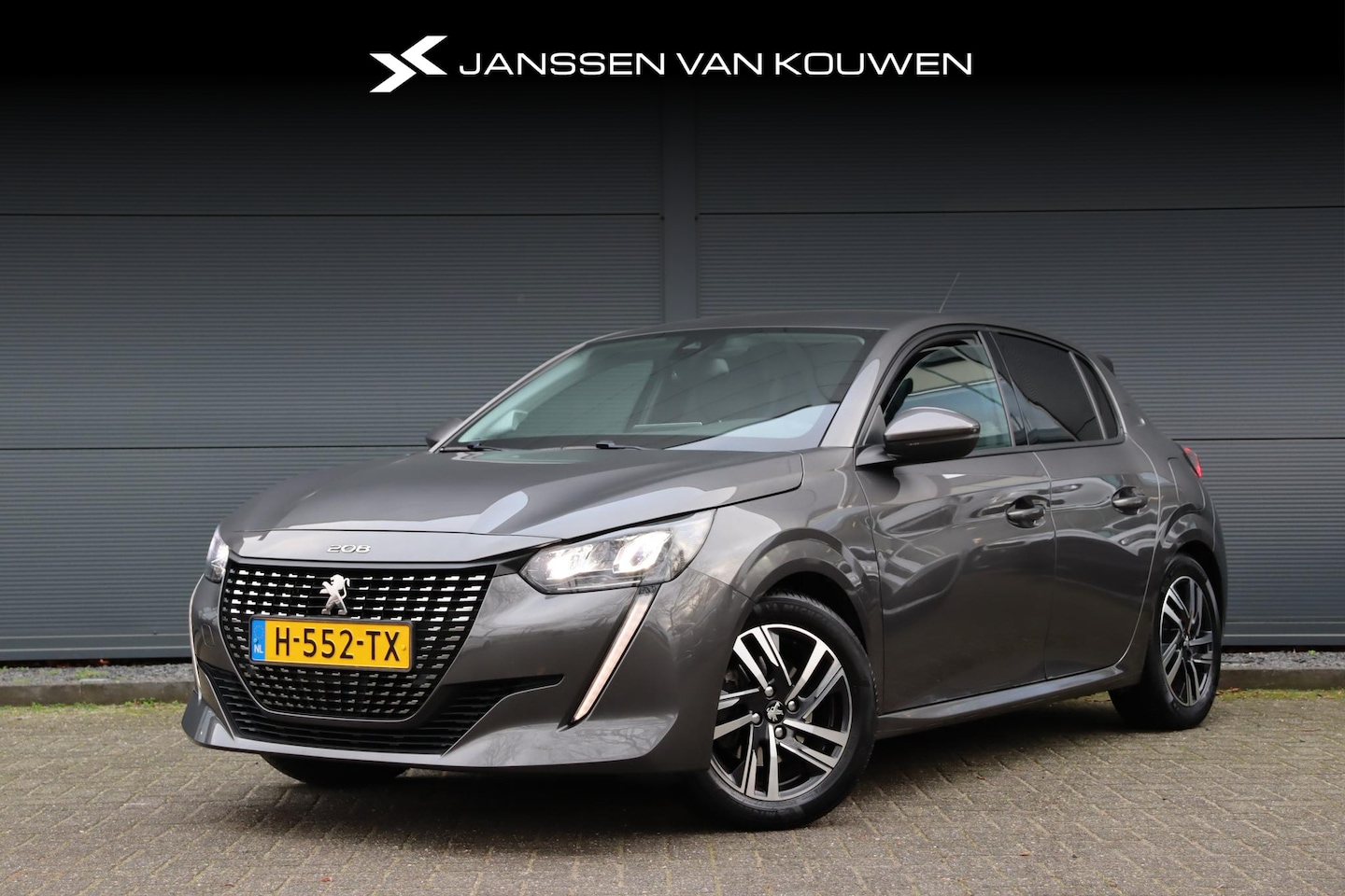 Peugeot 208 - 1.2 PureTech Allure Automaat / Camera / Trekhaak / Carplay - AutoWereld.nl