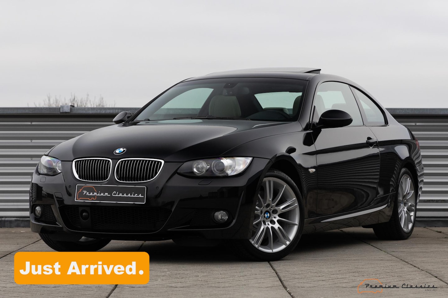 BMW 3-serie Coupé - 330xi High Executive E92 | 78.000KM | M-Sport | Sunroof | HiFi | Swiss Delivered - AutoWereld.nl