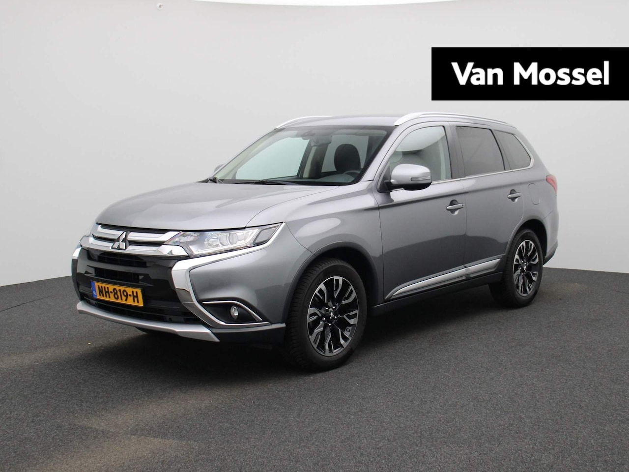 Mitsubishi Outlander - 2.0 Business Edition | AFNEEMBARE TREKHAAK MAX 1600KG TREKGEWICHT | ACHTERUITRIJCAMERA | D - AutoWereld.nl