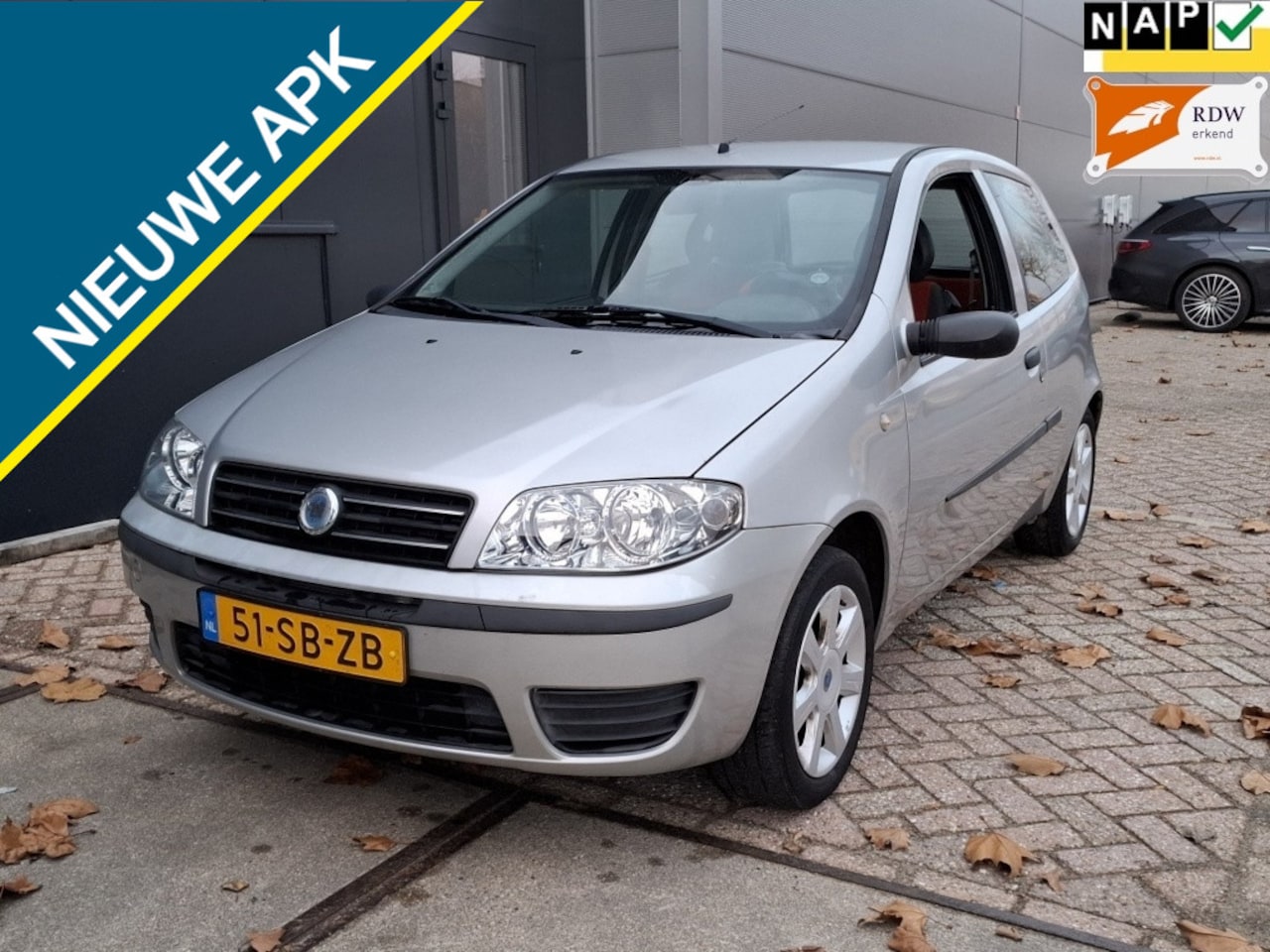 Fiat Punto - 1.2 Dynamic Airco Nieuwe APK - AutoWereld.nl