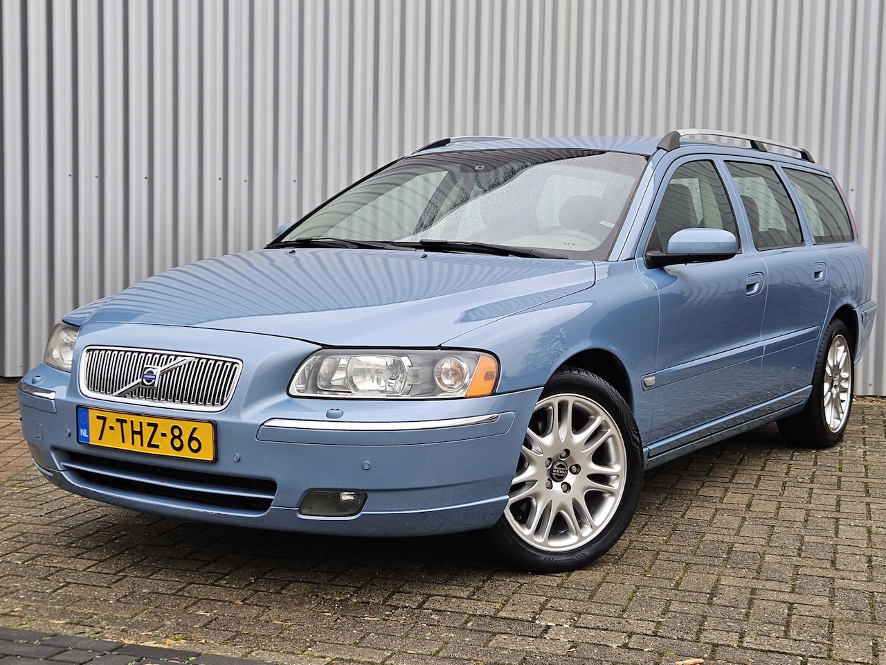 Volvo V70 - 2.5T Summum /Automaat/Nieuwe Distributieriem/Youngtimer! - AutoWereld.nl