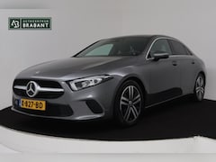 Mercedes-Benz A-klasse - 180 Business Solution Luxury Automaat (SFEERVERLICHTING, NAVIGATIE, CAMERA, NL-AUTO, GOED