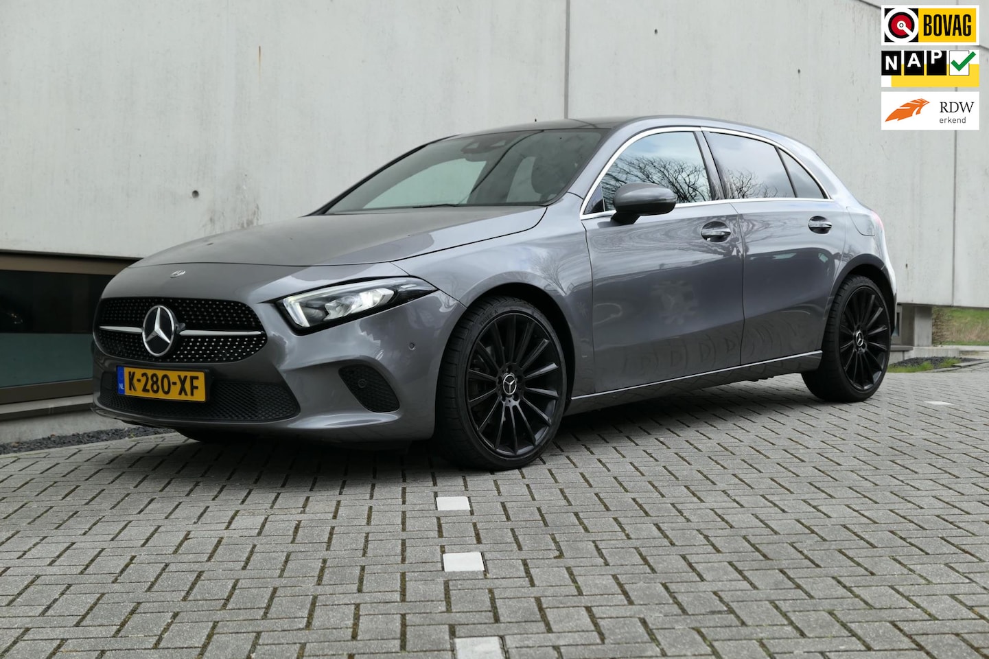 Mercedes-Benz A-klasse - 180 Premium Plus 52000km Widescreen Navi LED Sportstoelen - AutoWereld.nl