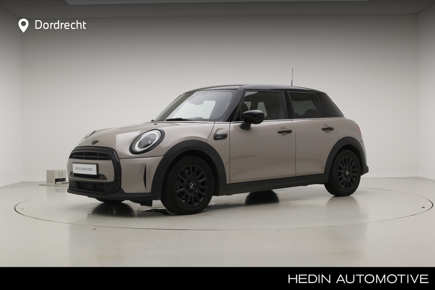 MINI Cooper - 5-deurs Camden Edition | Premium Go Pakket | Piano Black Exterior pack | Hemelbekleding An - AutoWereld.nl