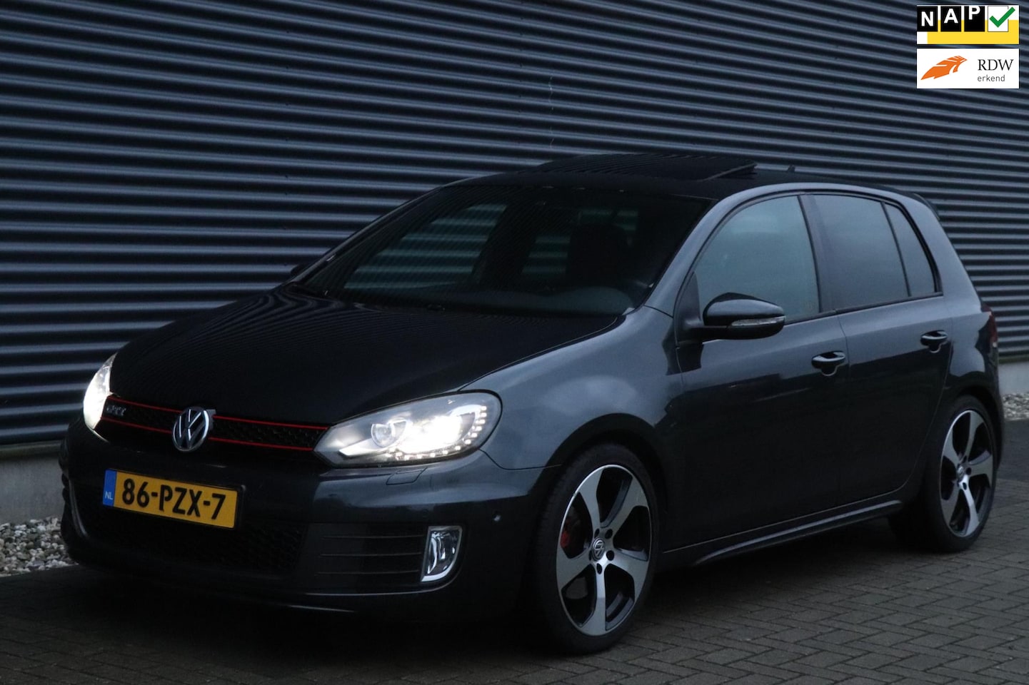 Volkswagen Golf - 2.0 GTI | DAK - DSG - NAP - VOL! - AutoWereld.nl