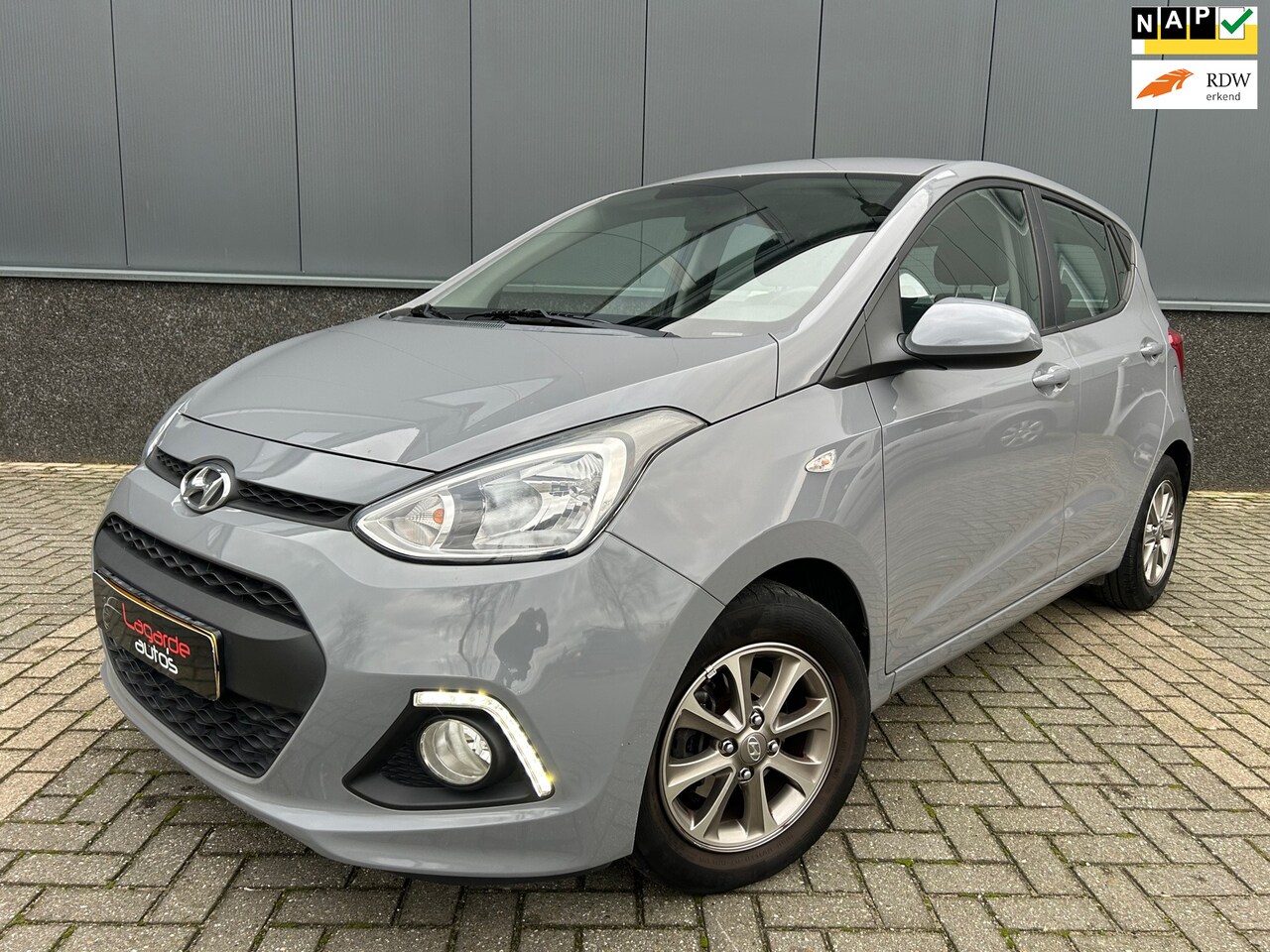 Hyundai i10 - 1.0i i-Motion Premium AIRCO !! - AutoWereld.nl