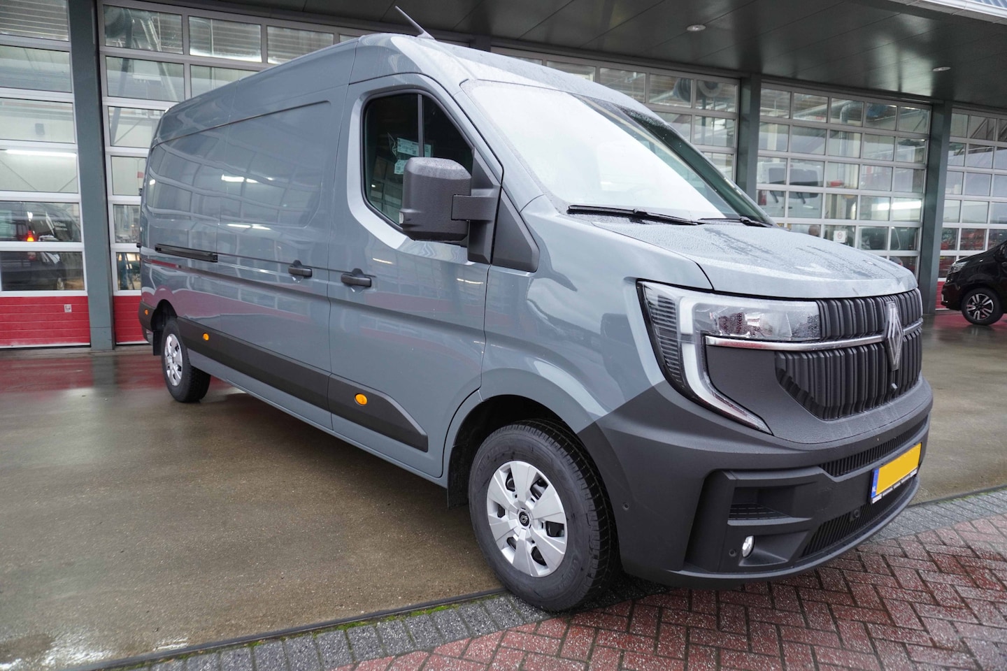 Renault Master - T35 2.0 dCi 170PK L3H2 Extra Schuifdeur links en Rechts Climate | Navi | Cruise | Trekhaak - AutoWereld.nl