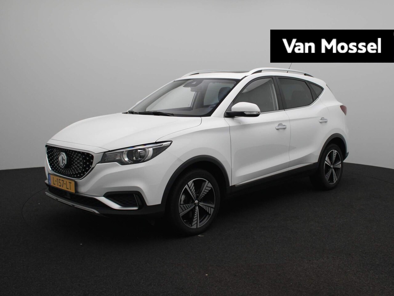 MG ZS - EV Luxury 45 kWh | Navigatie | Apple CarPlay & Android auto | Electrisch Panoramadak | Par - AutoWereld.nl