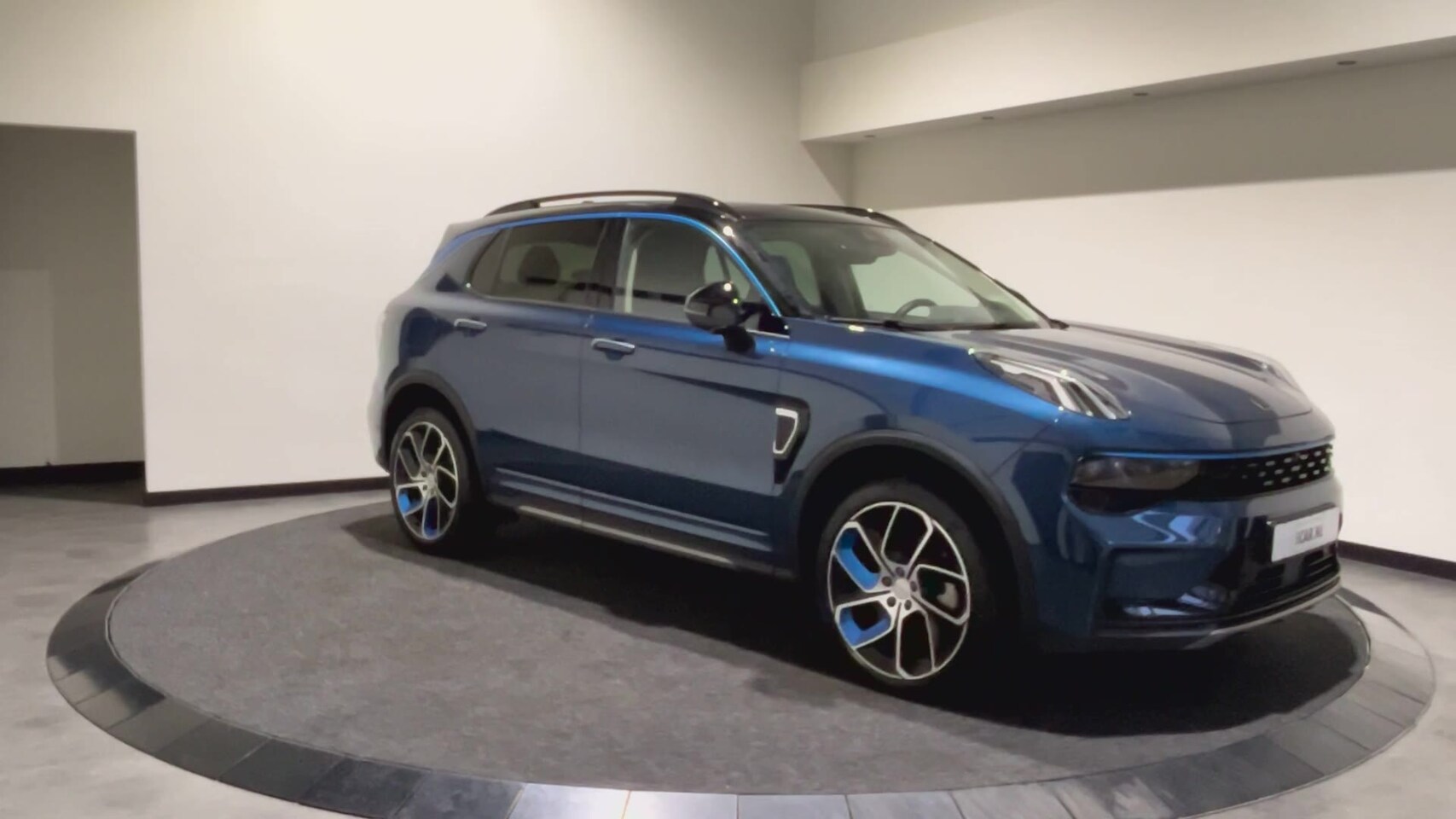 Lynk & Co 01 - PHEV 1.5 | Panoramadak | 360 Camera | PHEV | Infinity Sound | 4 weken levertijd - AutoWereld.nl