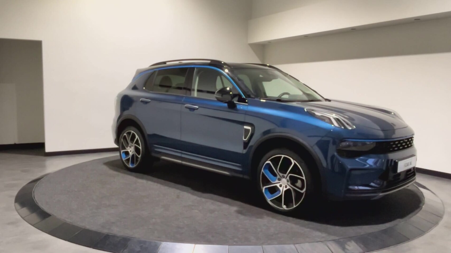 Lynk & Co 01 - PHEV 1.5 | Panoramadak | 360 Camera | PHEV | Infinity Sound | 4 weken levertijd - AutoWereld.nl