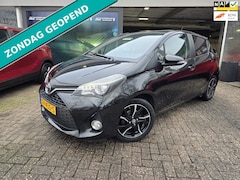 Toyota Yaris - 1.3 VVT-i Dynamic | 1E EIGENAAR | 12MND GARANTIE | AIRCO | PANO DAK | NAVI | CRUISE | CAME