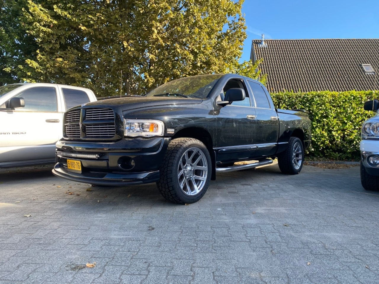 Dodge Ram 1500 - SRT Look HEMI V8 Benzine - AutoWereld.nl