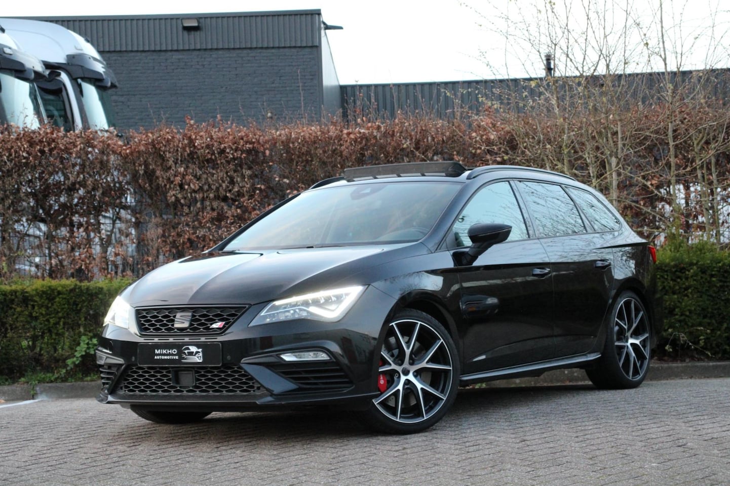 Seat Leon ST - 2.0 TSI CUPRA | Carbon Edition | Panoramadak | Schaalstoelen | Sfeerverlichting | - AutoWereld.nl