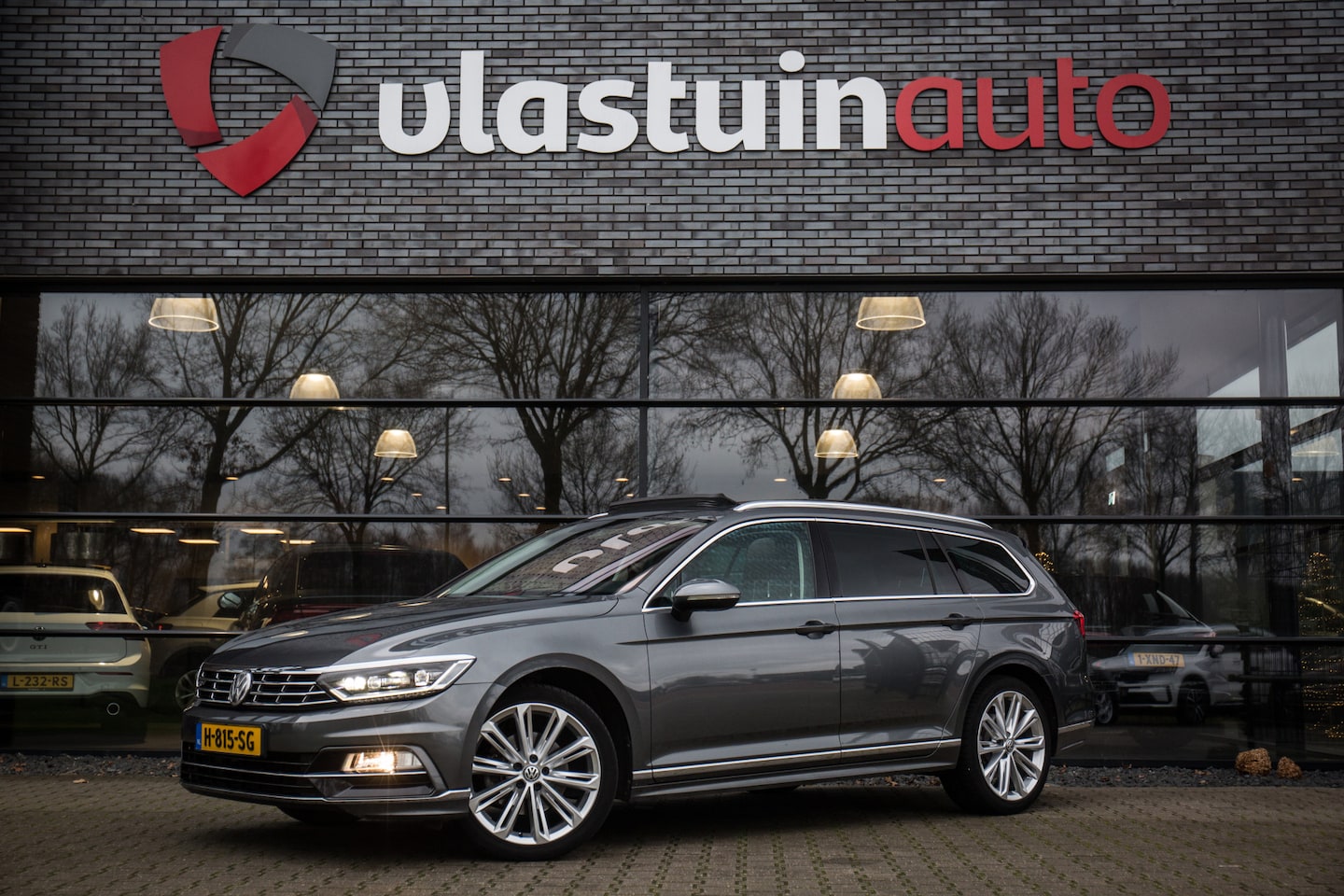 Volkswagen Passat Variant - 1.8 TSI Business Edition R 1.8 TSI Business Edition R , Pano dak, - AutoWereld.nl