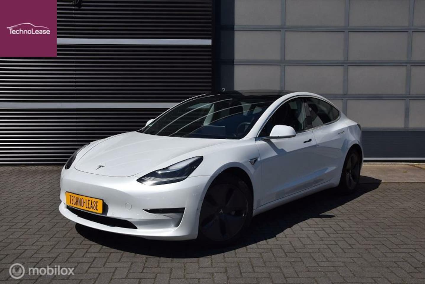 Tesla Model 3 - Long Range RWD Long Range AWD 75 kWh automaat. Goede staat! - AutoWereld.nl