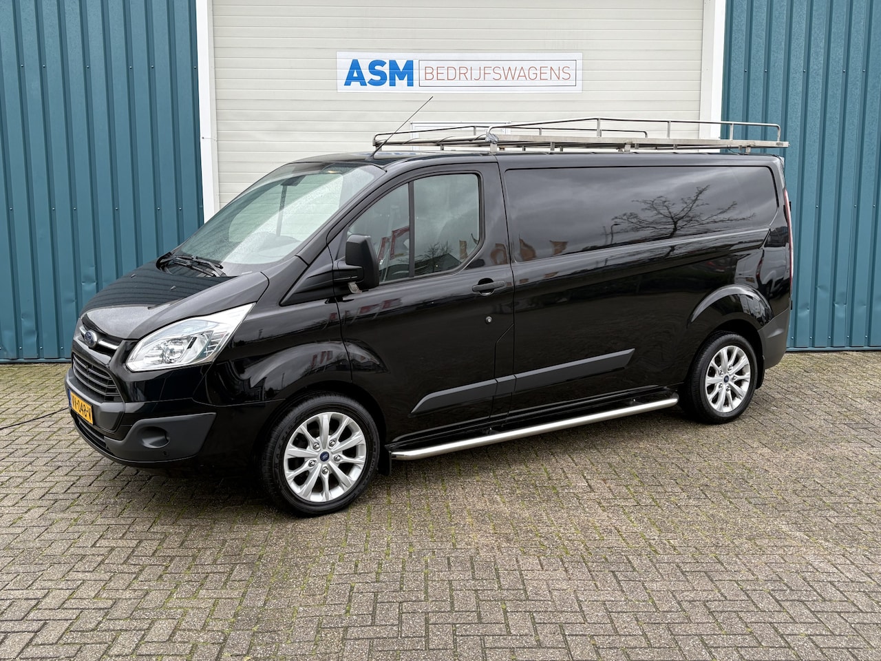 Ford Transit Custom - 290 2.2 126Pk TDCI L2H1 Limited / Cruise / Airco / Trekhaak / Apk t/m 02-06-2025 - AutoWereld.nl