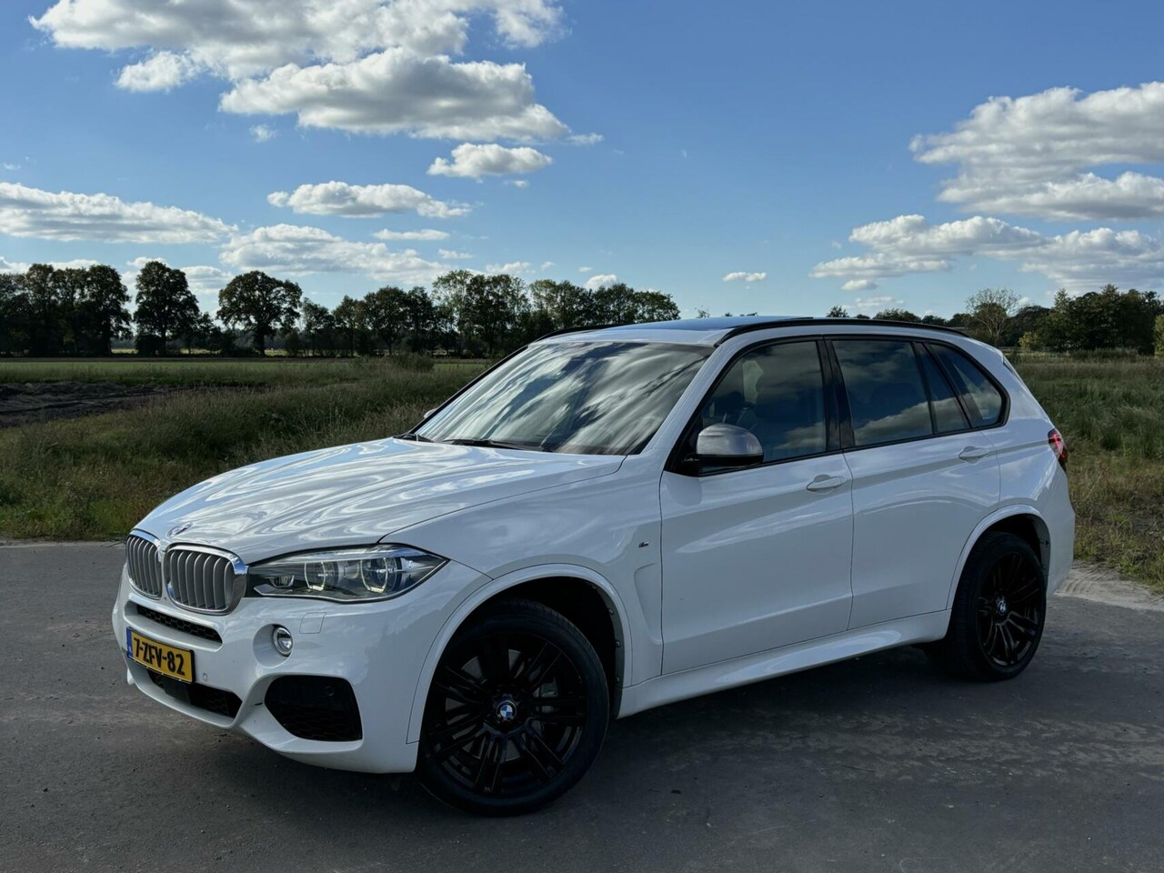 BMW X5 - M50d 381PK M-Sport H/K Pano ACC Softclose Trekhaak - AutoWereld.nl