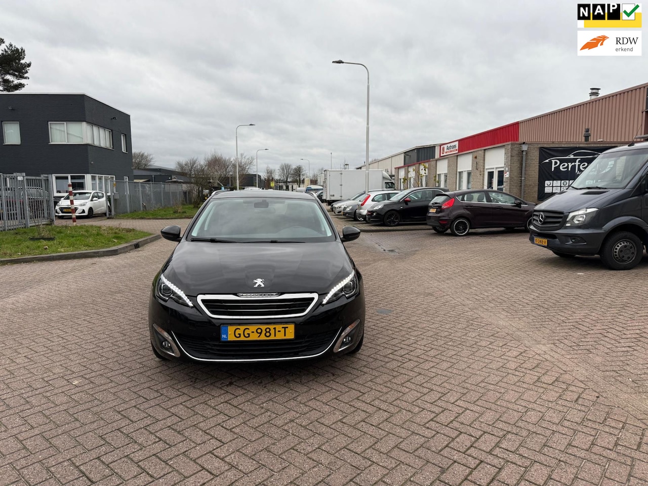 Peugeot 308 SW - 1.2 PureTech Blue Lease Premium 1.2 PureTech Blue Lease Premium - AutoWereld.nl