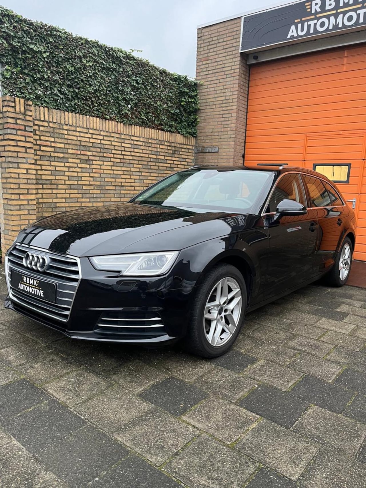 Audi A4 Avant - 1.4 TFSI Pro Line / virtual Display / inklapbare trekhaak! - AutoWereld.nl