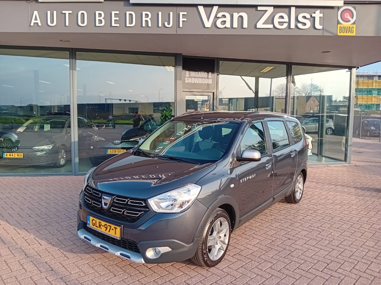 Dacia Lodgy - 1.6 SCe Stepway 7p., Airco, Multimediasysteem, Bluetooth telefoonverbinding, Navigatie, Pa - AutoWereld.nl