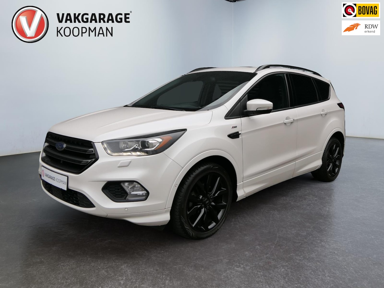 Ford Kuga - 1.5 EcoBoost ST Line Pano/Navi/Lane/Trekhaak/Cruise. 1800KG trekgewicht. - AutoWereld.nl