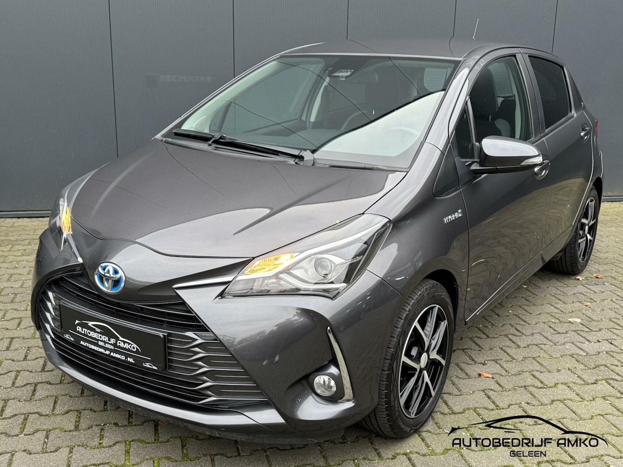 Toyota Yaris - 1.5 Hybrid Y20 / AUTOMAAT / FABRIEKSGARANTIE / CAMERA / NAVI / - AutoWereld.nl