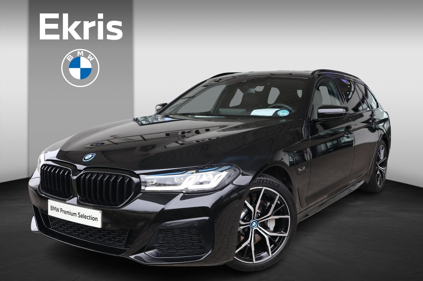 BMW 5-serie Touring - 530e xDrive M Sportpakket | Driving Assistant | Comfort Access pakket - AutoWereld.nl