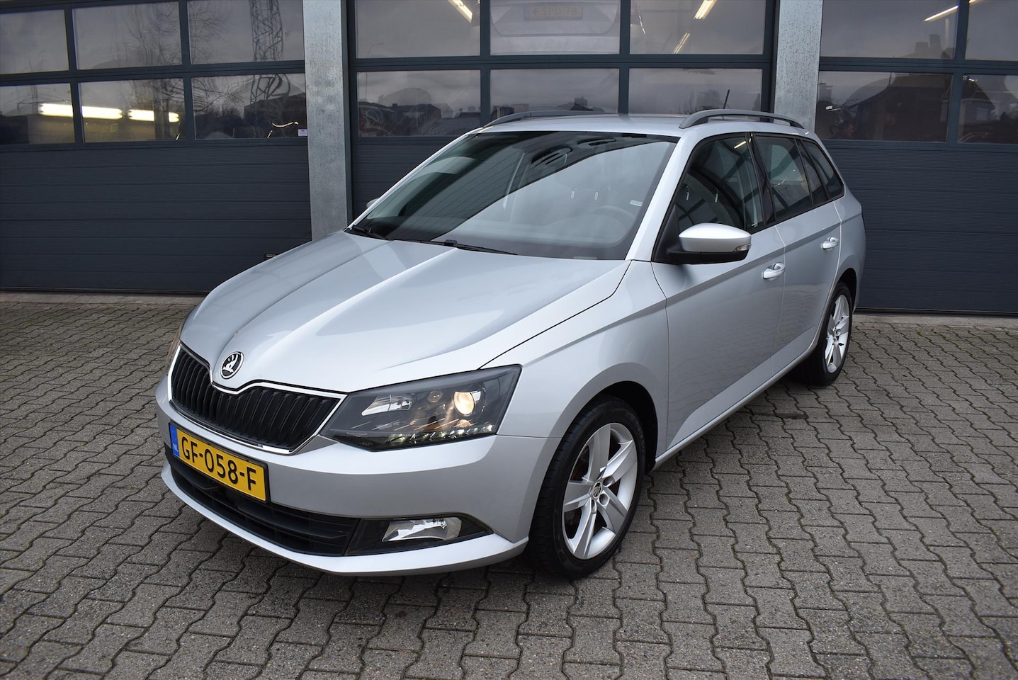 Skoda Fabia Combi - 1.2 TSI First Edition Ambition 1.2 TSI 90pk First Edition Ambition - AutoWereld.nl