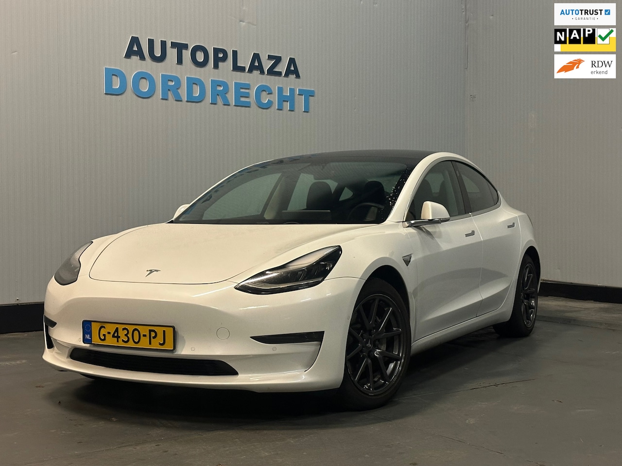 Tesla Model 3 - Long Range RWD Long Range AWD 75 kWh AUTOPILOT - AutoWereld.nl