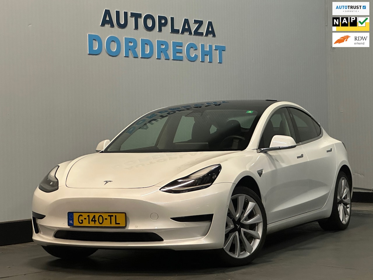 Tesla Model 3 - Standard RWD Plus 60 kWh AUTOPILOT - AutoWereld.nl