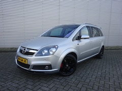 Opel Zafira - 2.2 Cosmo 7-Persoons Navi / Trekhaak / Cruise / Lm velgen / Camera