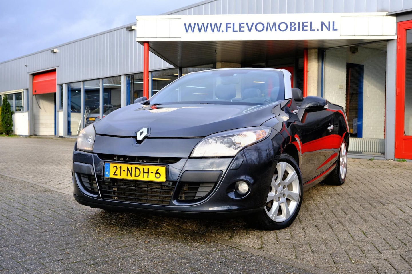 Renault Mégane coupé cabriolet - 2.0 140pk Dynamique Aut. Xenon|Pano|Leder|Stoelverw|LMV - AutoWereld.nl