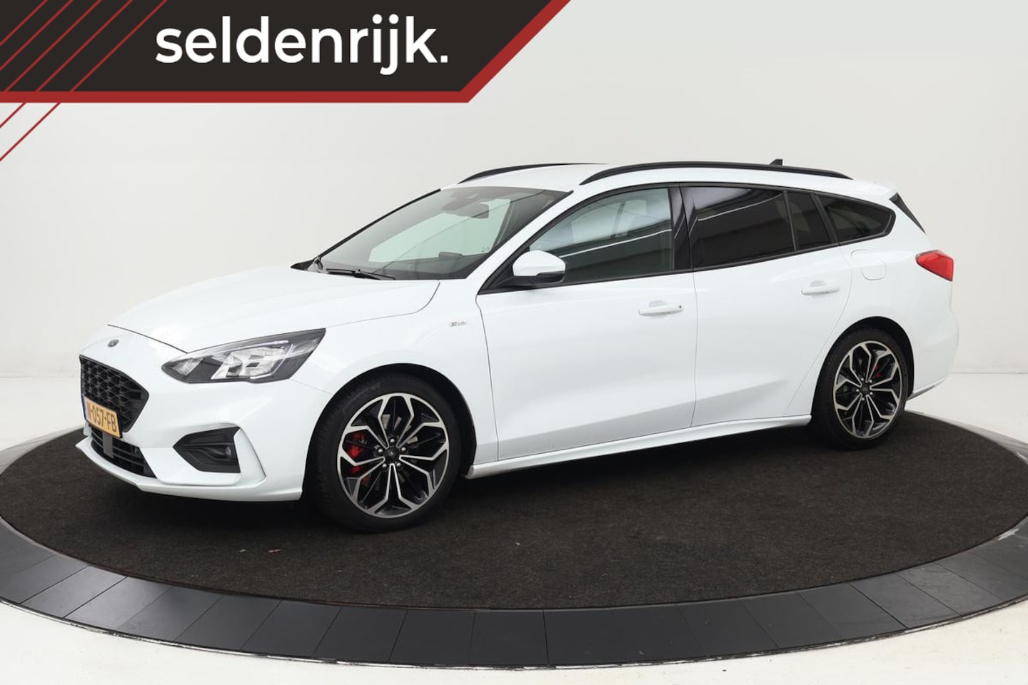 Ford Focus - 1.5 EcoBoost ST Line X | Stoel & stuurverwarming | Trekhaak | Carplay | Camera | Full LED - AutoWereld.nl