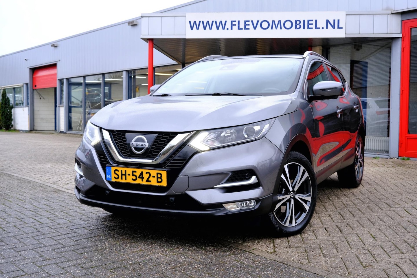 Nissan Qashqai - 1.2 N-Connecta Aut. Pano|Navi|Cam|Clima|LMV - AutoWereld.nl