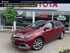 Toyota Auris Touring Sports - 1.8 Hybrid Freestyle Lava red parelmoer, parkeersensoren voor en achter, stoel verwarming,