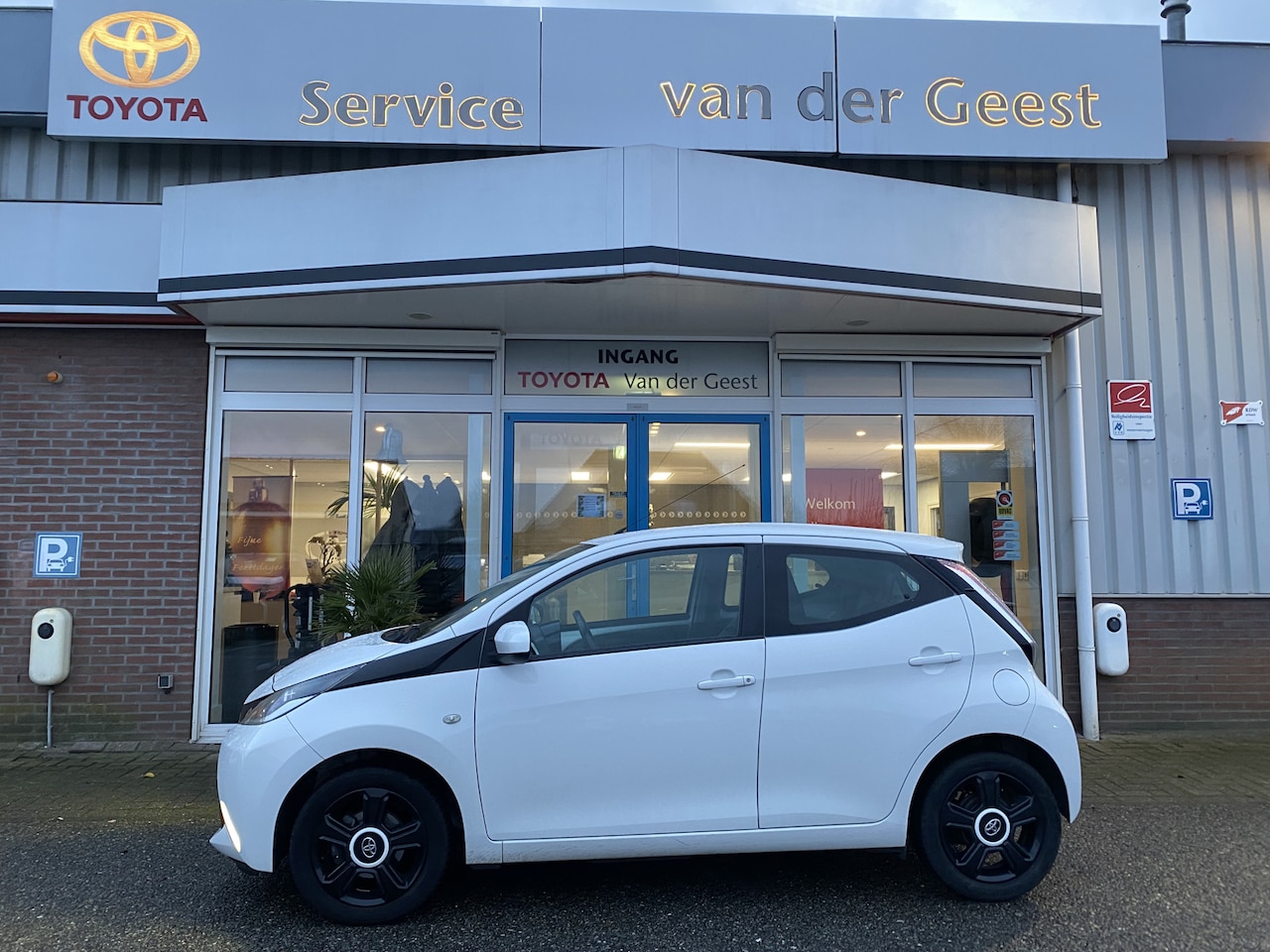 Toyota Aygo - 1.0 VVT-i X-Play Sport - AutoWereld.nl