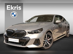 BMW 5-serie - Sedan 530e M Sportpakket Pro / Comfortstoelen / Bowers & Wilkins Surround Sound System / E