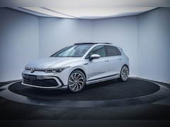 Volkswagen Golf - 1.5eTSI R-Line Business PANO/IQ LIGHT/CAMERA/CARPLAY/STUUR+STOELVERW./BLINDSPOT/ELEK TREKH